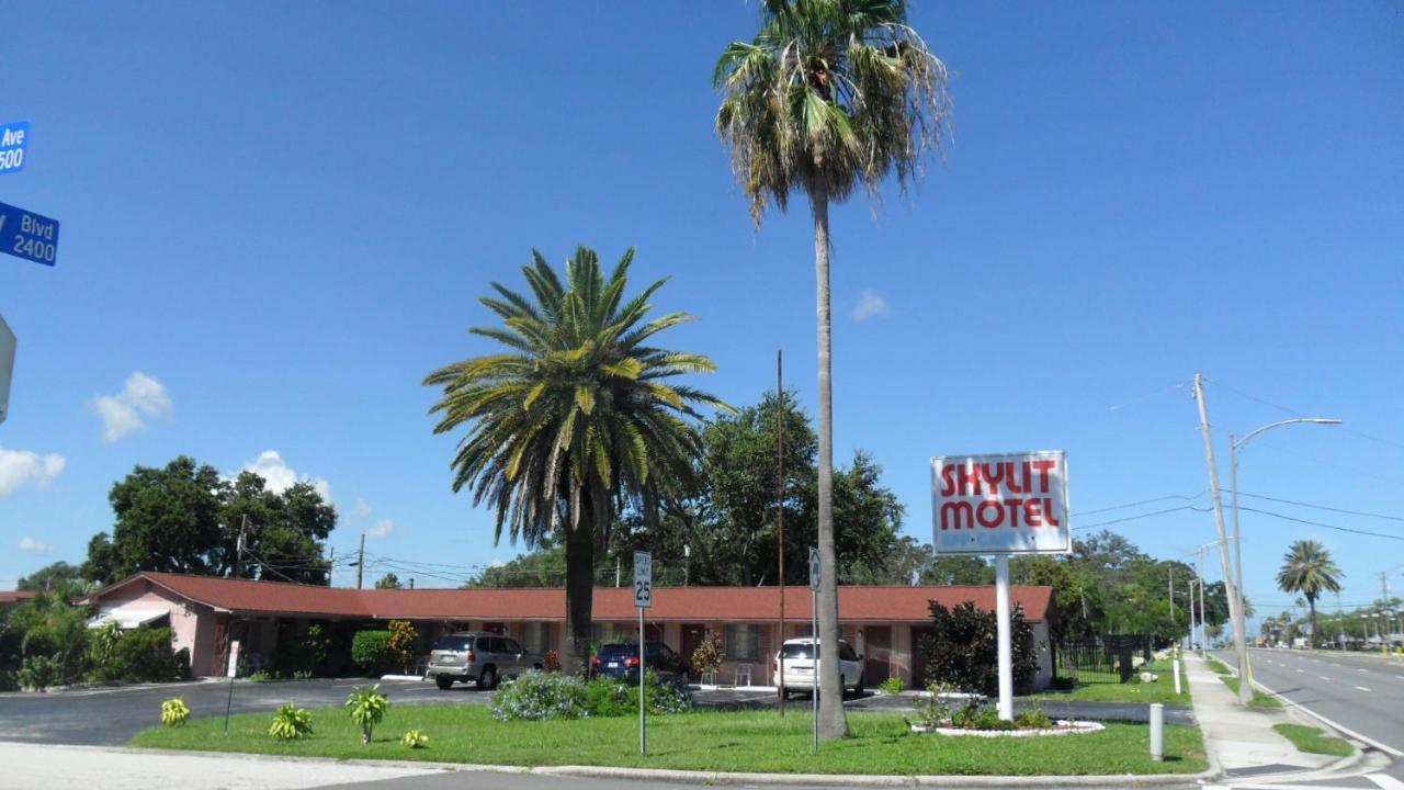 Skylit Motel เคลียร์วอเตอร์ ภายนอก รูปภาพ